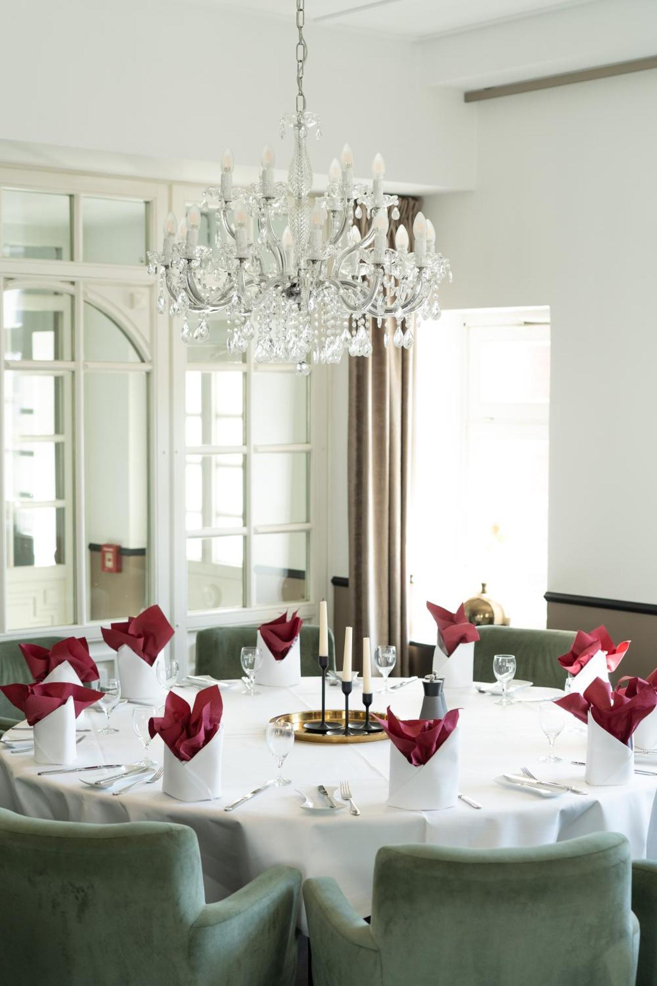 Bernstein Schlosshotel Балленштедт Экстерьер фото