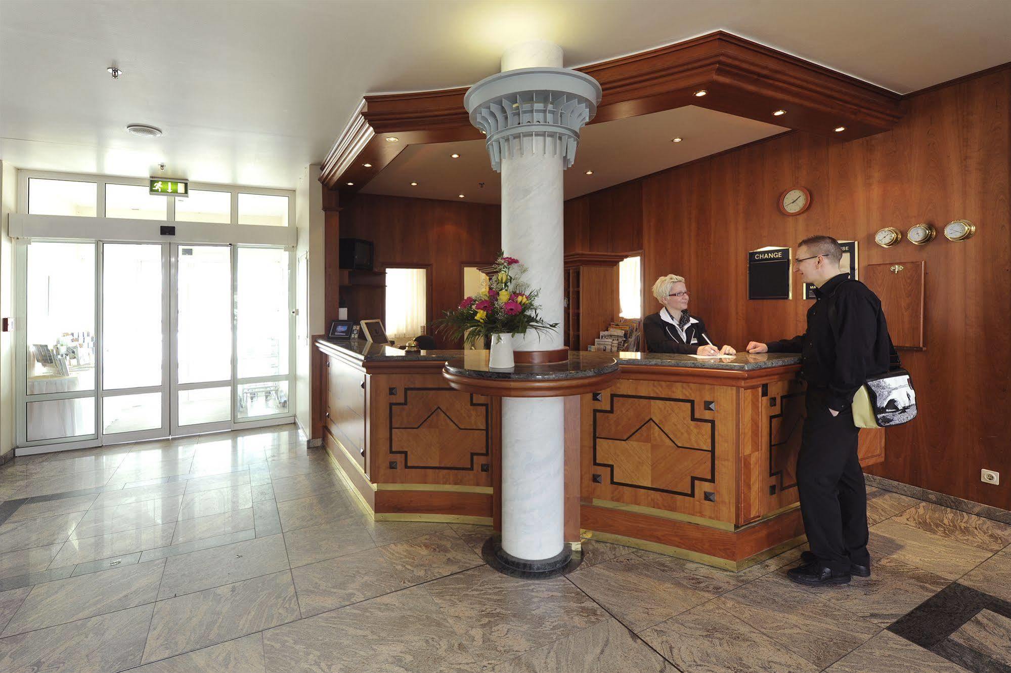 Bernstein Schlosshotel Балленштедт Экстерьер фото